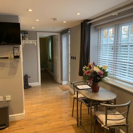 Scott'S Lodge Faversham Bagian luar foto