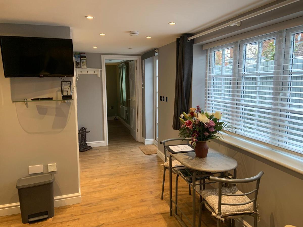 Scott'S Lodge Faversham Bagian luar foto
